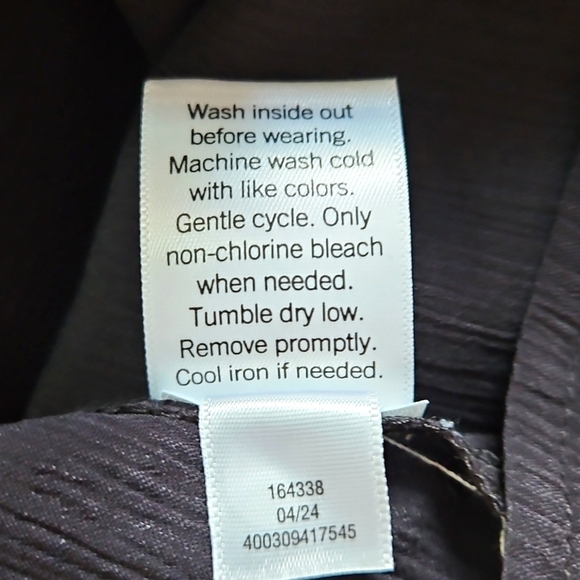 Nine West Black Sleeveless Top, Ruffle Neckline, Gold Snaps, Size XL, NWT - Picture 7 of 7